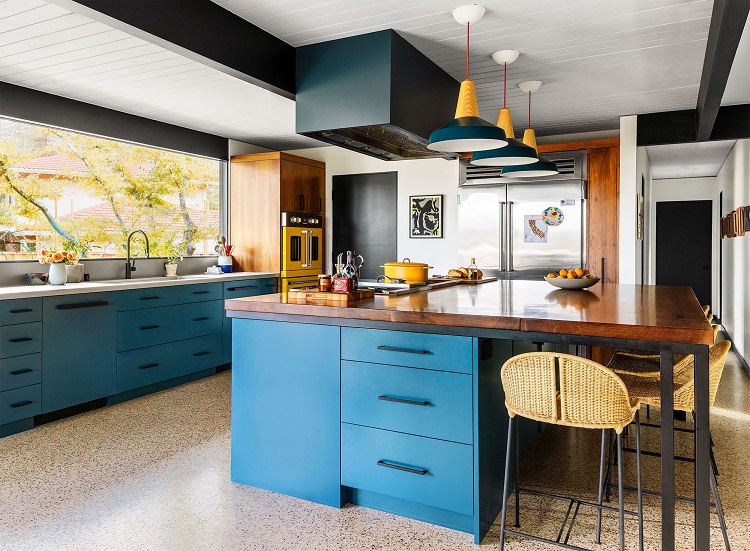 From Clutter to Order: Organizing Your Kitchen with Smart Cabinets