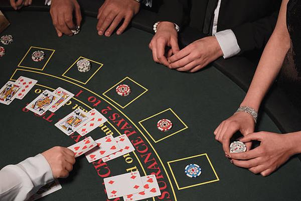 Mastering the Art of Bluffing: Secrets to Success at Winnipoker